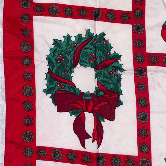 Vintage 1970’s Festive Christmas Scarf with Red & Green Accents - Picture 4 of 5